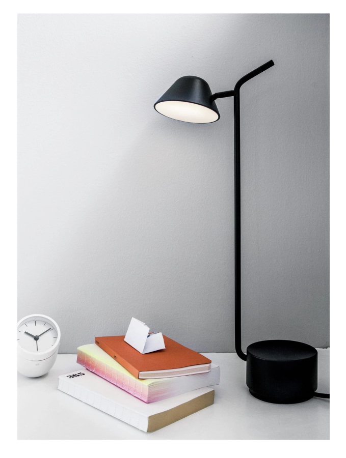 MENU lampa stołowa PEEK czarna 7.jpg