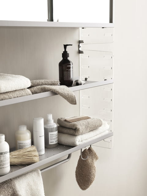 string-plex-bathroom-grey-closeup_portrait_small.jpg