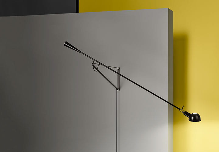 265-rizzatto-flos-A03000-product-life-03-720x498.jpg