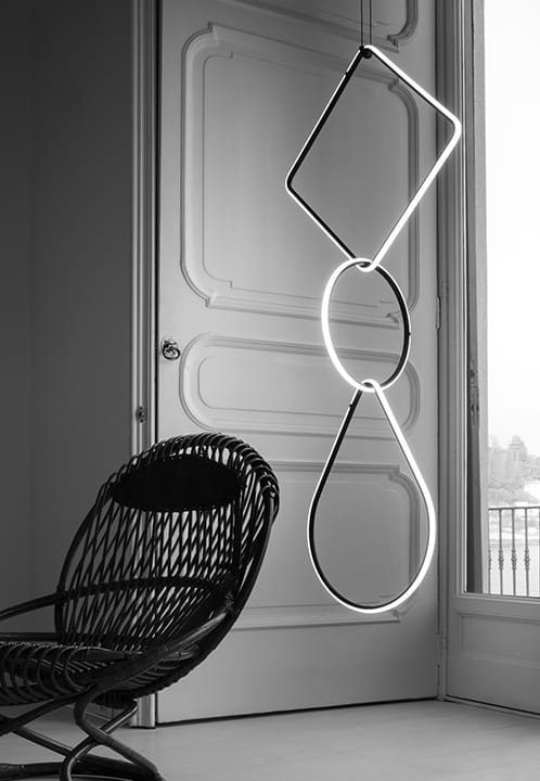 arrangements-suspension-drop-up-anastassiades-flos-F0413030-product-life-01-498X720.jpg