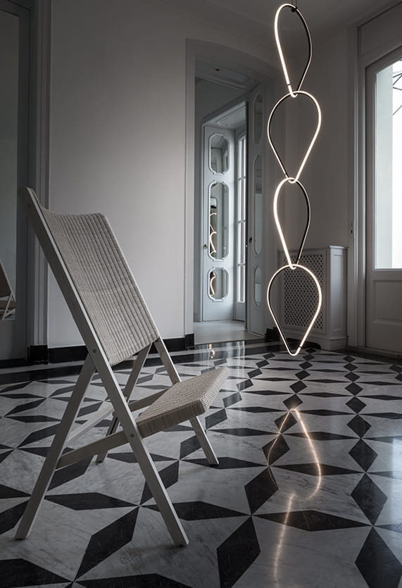 arrangements-suspension-drop-down-anastassiades-flos-F0413030-product-life-01-571X835.jpg