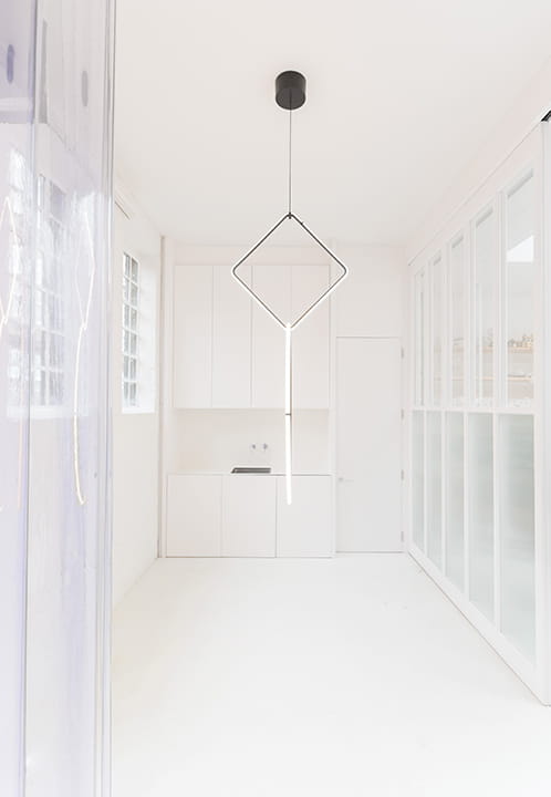 arrangements-suspension-square-large-anastassiades-flos-F0409030-product-life-01-498X720.jpg
