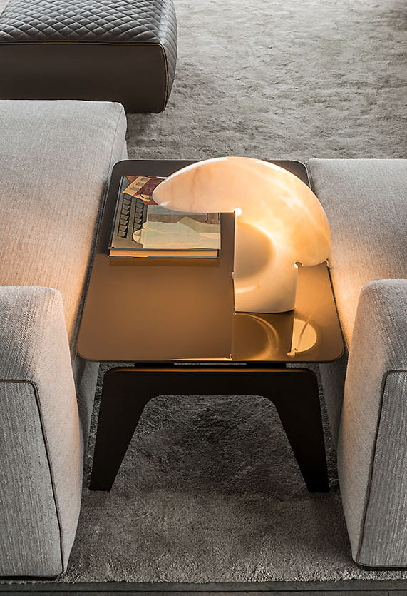 biagio-table-scarpa-flos-F070000-product-life-02-271x835.jpg