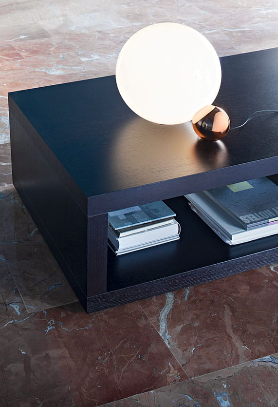 copycat-table-anastassiades-flos-F19520-product-life-02-571x835.jpg