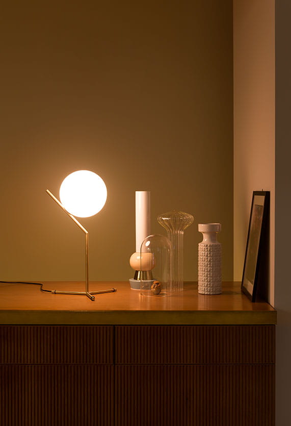 ic-table-1high-anastassiades-flos-F31700-product-life-02-571x835.jpg