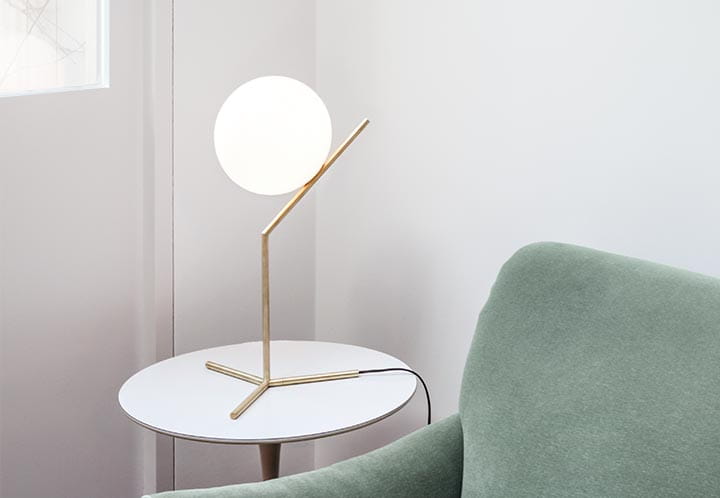 ic-table-1high-anastassiades-flos-F31700-product-life-03-720x498-2.jpg