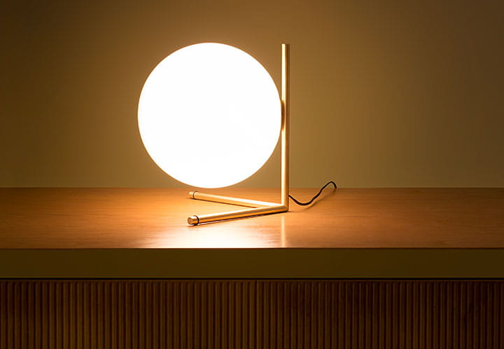 ic-table-2-anastassiades-flos-F31720-product-life-03-720x498.jpg
