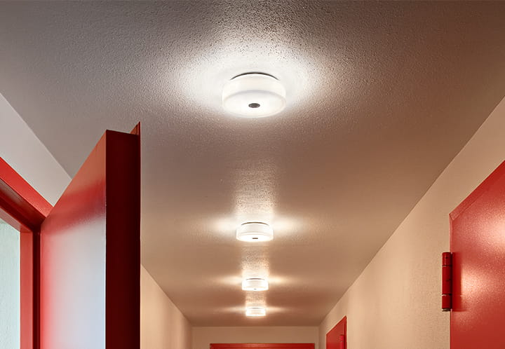 mini-button-ceiling-wall-lissoni-flos-F14910-product-life-03-720x498.jpg