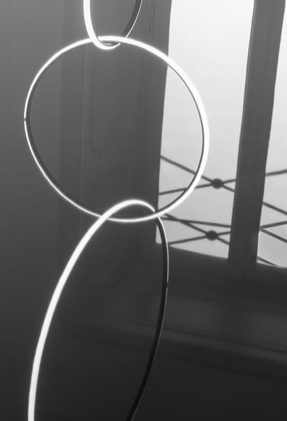 arrangements-suspension-round-large-anastassiades-flos-F0408030-product-life-04-571X835.jpg