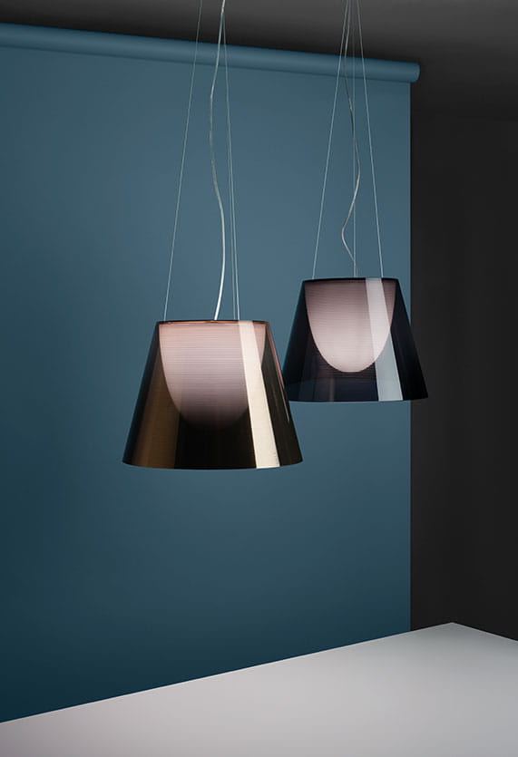 ktribe-suspension-2-starck-flos-F62570-product-life-02-571x835.jpg