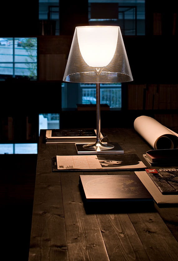 ktribe-table-2-starck-flos-F63030-product-life-02-571x835.jpg