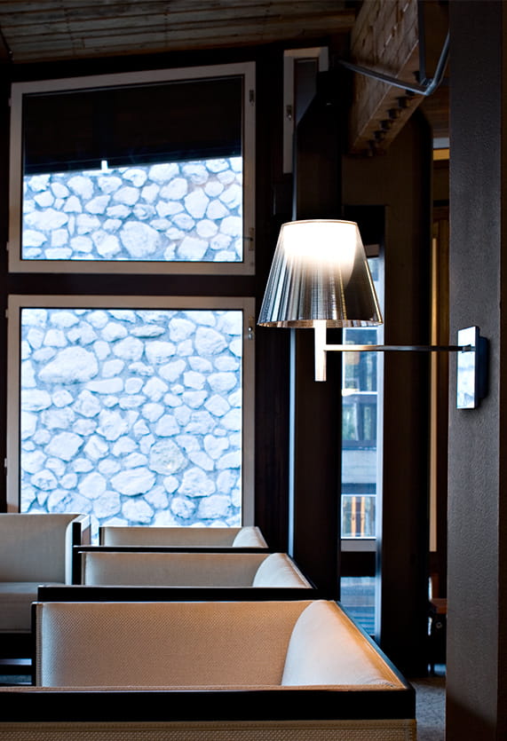 ktribe-ceiling-wall-starck-flos-F63070-02-571x835.jpg