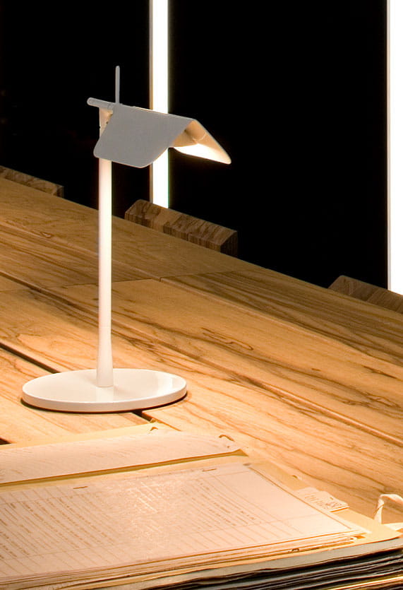 tab-table-barber-osgerby-flos-F65600-product-life-02-571X835.jpg