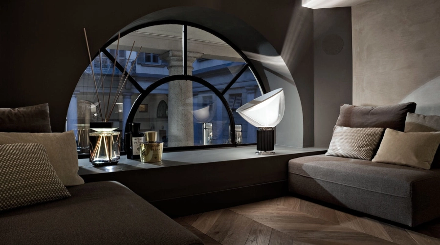 taccia-table-a-pg-castiglioni-flos-F66020-product-life-01-1440x802.jpg
