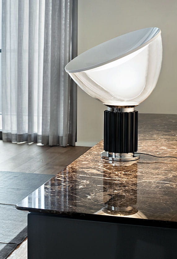 taccia-small-table-a-pg-castiglioni-flos-F66040-product-life-02-571x835.jpg