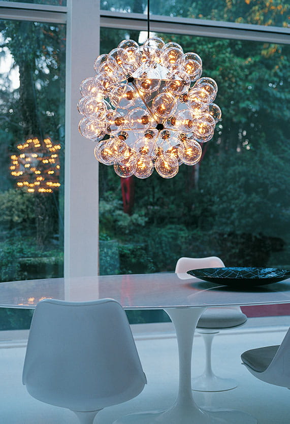 taraxacum-88-suspension-1-castiglioni-flos-product-F74300-life-02-571x835.jpg