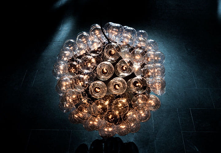 taraxacum-88-suspension-2-castiglioni-flos-product-F74500-life-03-720x498.jpg