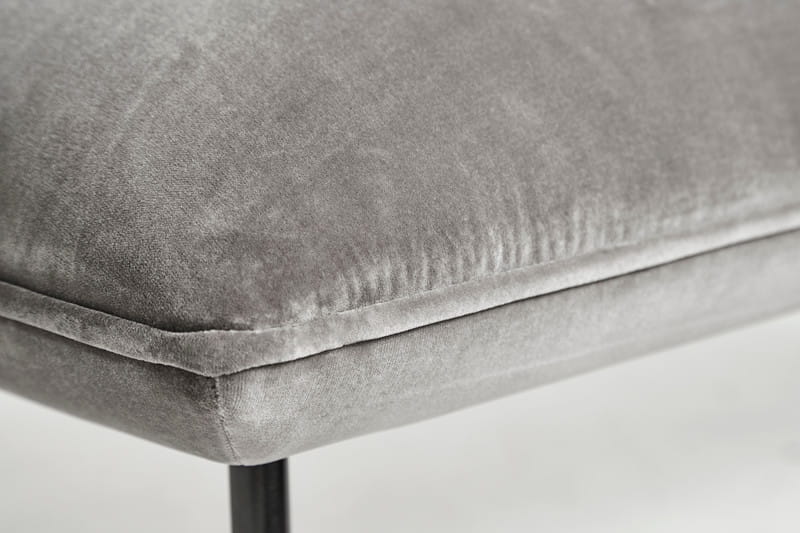 Nakki_bench_4.jpg