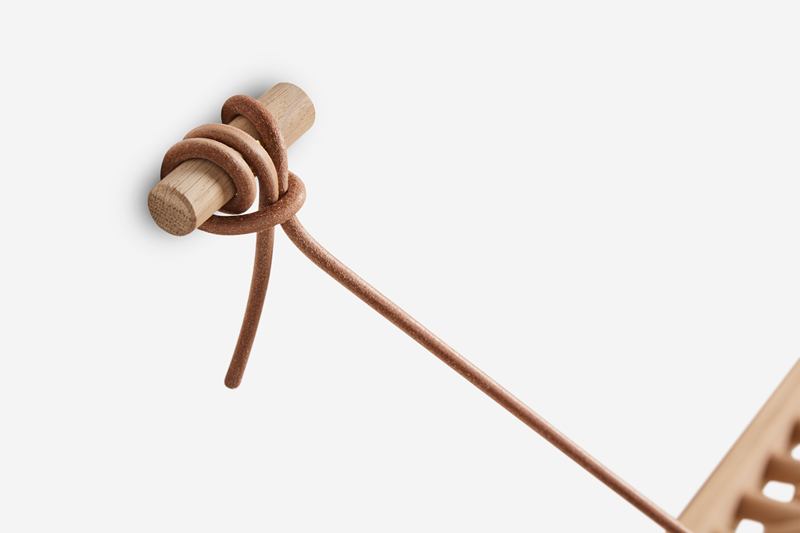 120235_Knaegt_coat_rack_oak_4.png