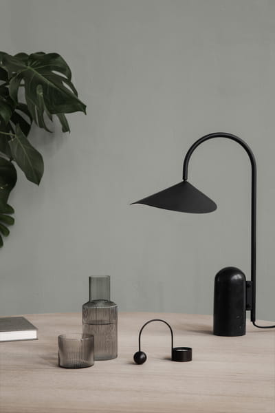 FERM LIVING lampa stołowa/biurkowa ARUM