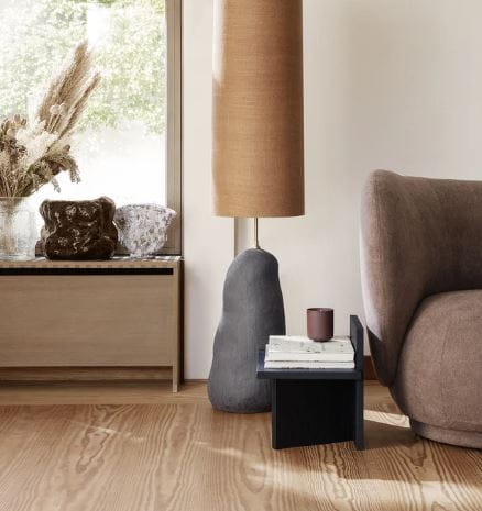 FERM LIVING stołek OBLIQUE czarny jesion