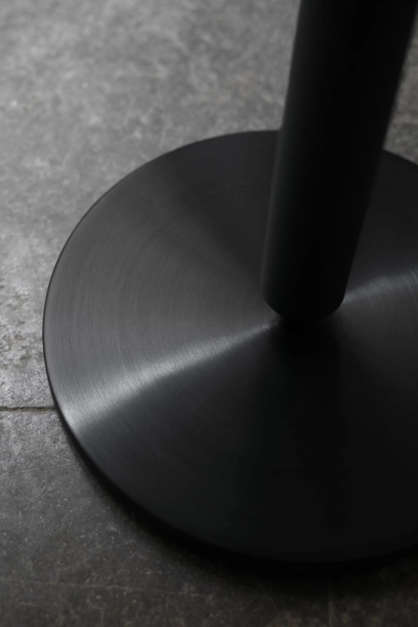 Pholc_792415_Apollo_180_floor_Black_Magic_2_low.jpg