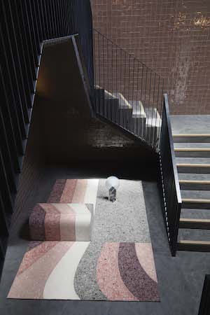 Nuances-burgundy-image-2_cen.jpg