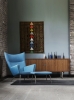 CARL HANSEN & SØN fotel tapicerowany CH445 z podnóżkiem