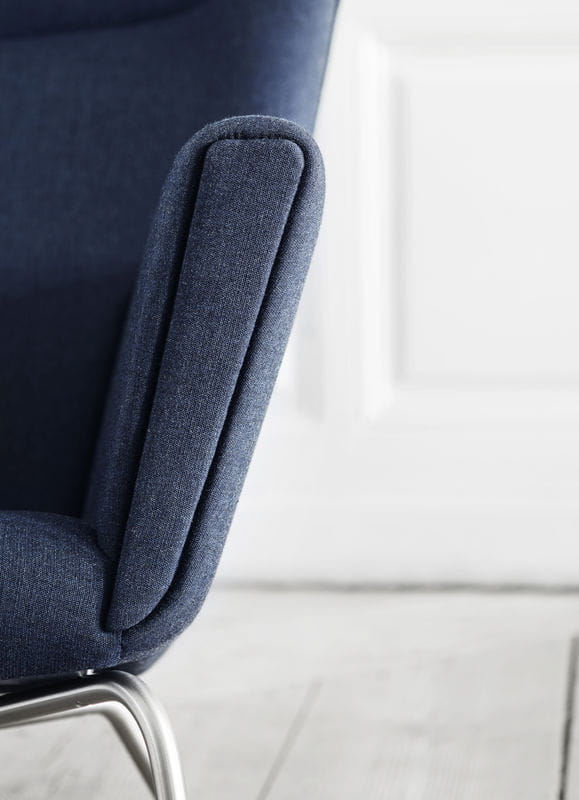 CARL HANSEN & SØN fotel tapicerowany CH445 detale