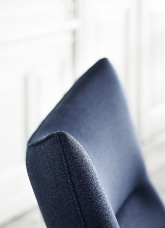 CARL HANSEN & SØN fotel tapicerowany CH445 oparcie