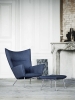 CARL HANSEN & SØN fotel tapicerowany CH445z podnóżkiem