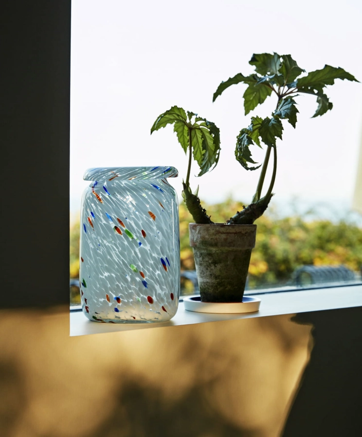 Splash Vase Roll Neck M white dot.jpg
