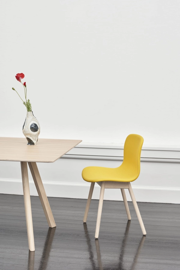 AAC13 Basematt lacquered oak Uph Steelcut Trio 446_CPH30 Table oak matt lacquered_Jessica Hans Vase.jpg