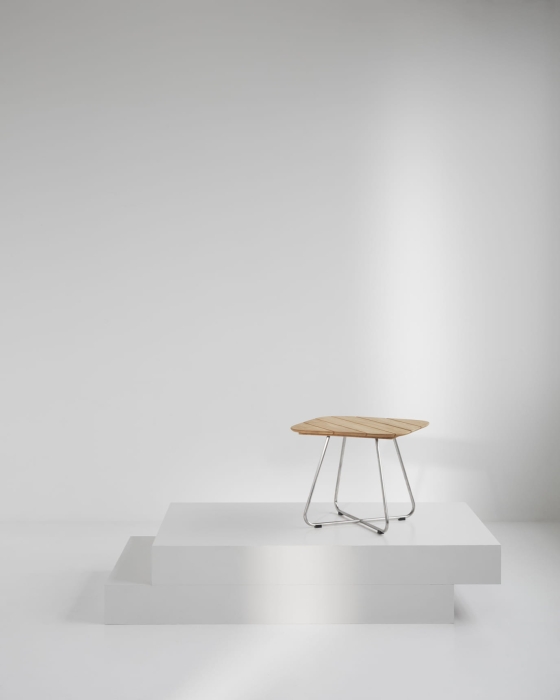 1420071_Lilium_Lounge_Table_M_1.jpg