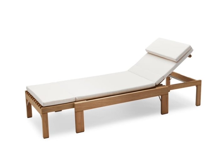 1960846_Riviera_Sunbed_Cushion,_White.jpg