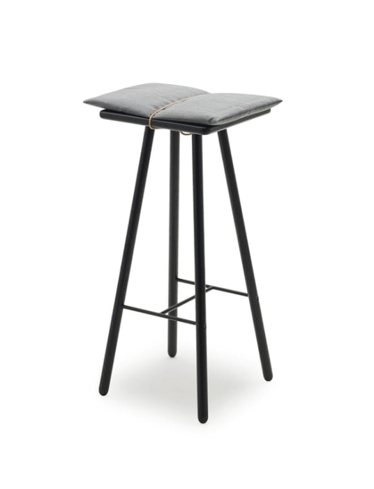 S1930326 Georg Bar Stool Black Oak, High 01.jpg