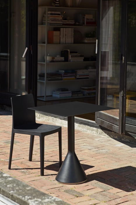 Elementaire Chair anthracite_Palissade Cone Table anthracite.jpg