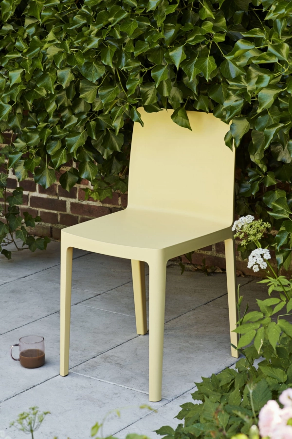 Elementaire Chair light yellow 01.jpg