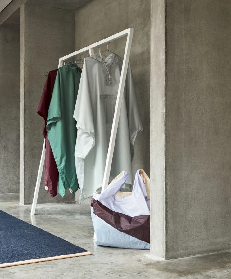 Loop Stand Wardrobe white_Mono Rain Poncho light grey_green_burgundy.jpg