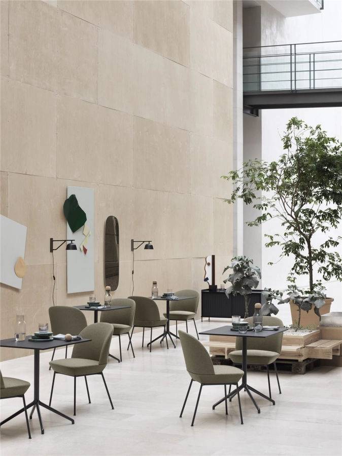Oslo-side-chair-ocean-21-anthracite-black-still-cafe-table-black-ambit-wall-black-enfold-Muuto-org.jpg