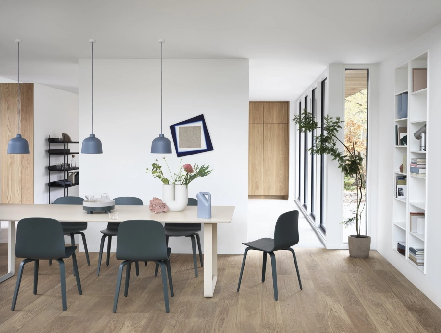 70-70-table-255x108-sand-visu-chair-wood-dark-green-grain-pendant-platform-tray-muuto-org.jpg