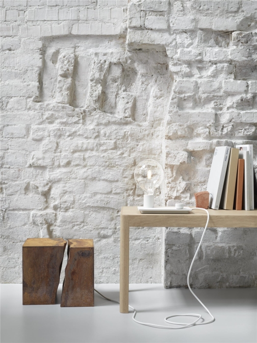 Control-lamp-white-workshop-coffee-table-oak-Muuto-org.jpg