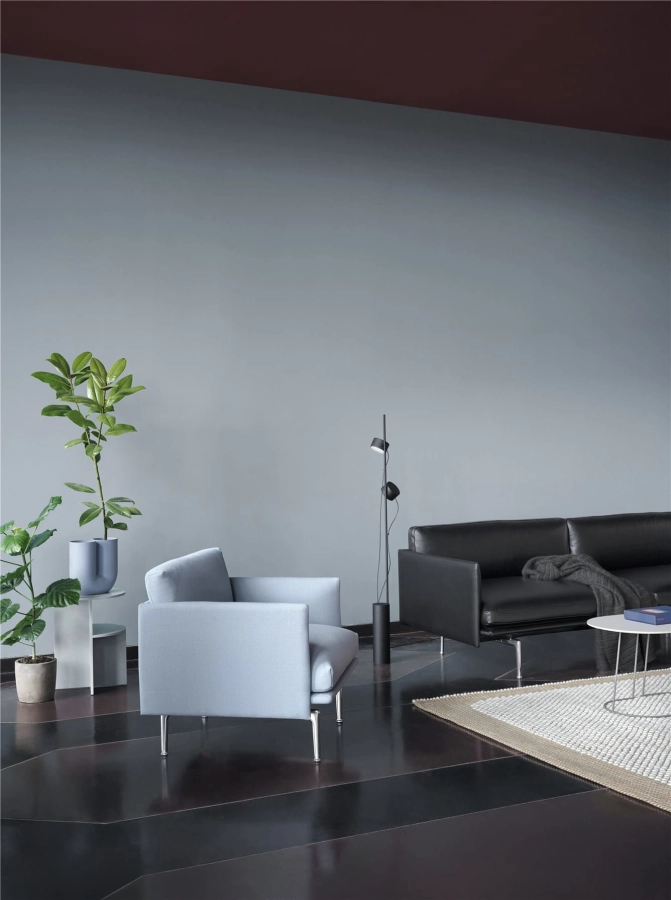 Outline-chair-vidar-723-3-refine-leather-black-alu-post-lamp-halves-muuto-org.jpg