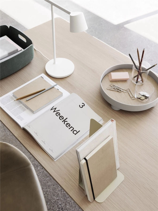 Fiber-base-table-oak-tip-restore-tray-corky-platform-compile-muuto-org.jpg
