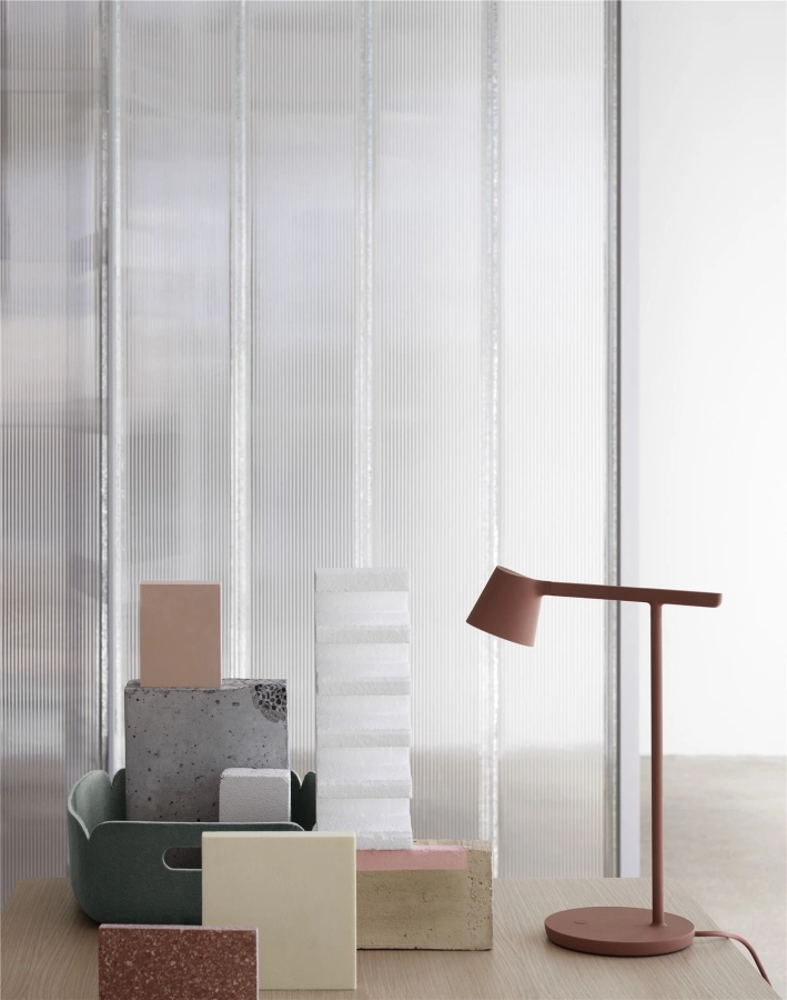 Tip-lamp-restore-tray-dusty-green-muuto-org.jpg