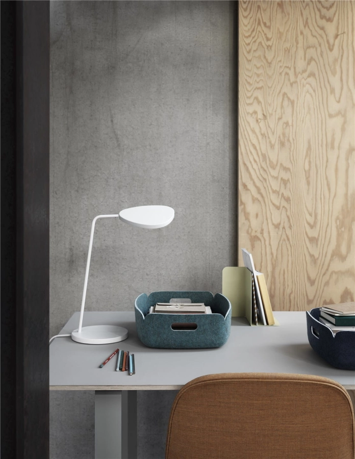 7070-leaf-fiber-restore-tray-compile-bookend-high-res-lifestyle.jpg