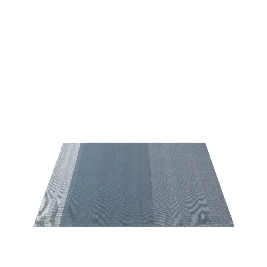 Varjo-170x240-blue-Muuto-5000x5000.jpg