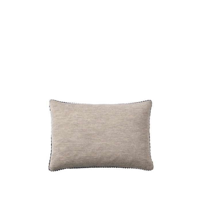 Twine-cushion-dark-grey-back-40x60-Muuto-5000x5000-hi-res.jpg
