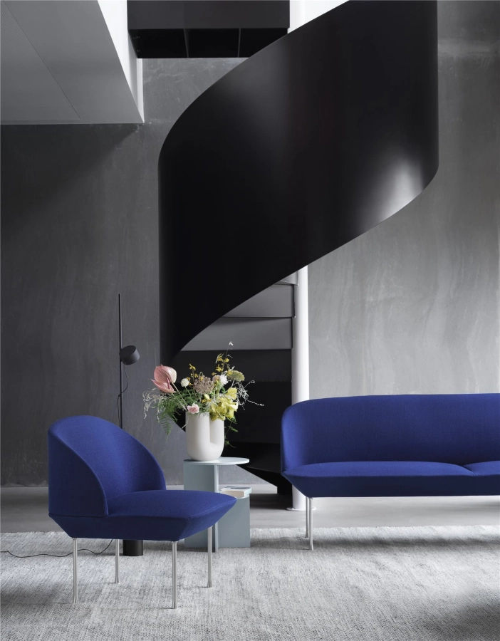 oslo-lounge-chair-3-seater-vidar-772-chrome-halves-table-post-floor-lamp-ply-rug-kink-vase-muuto-org.jpg