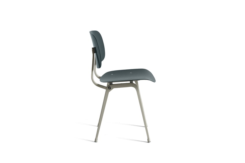 9368135009000_Revolt granite grey seat and back_beige steel base_detail_02.jpg